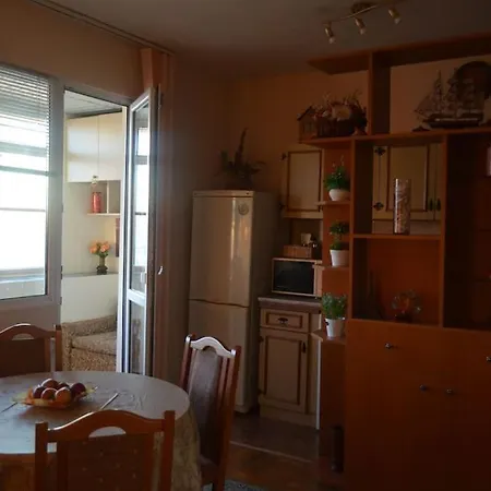 Панорамен Двустаен Апартамент В Уреден Квартал Apartment